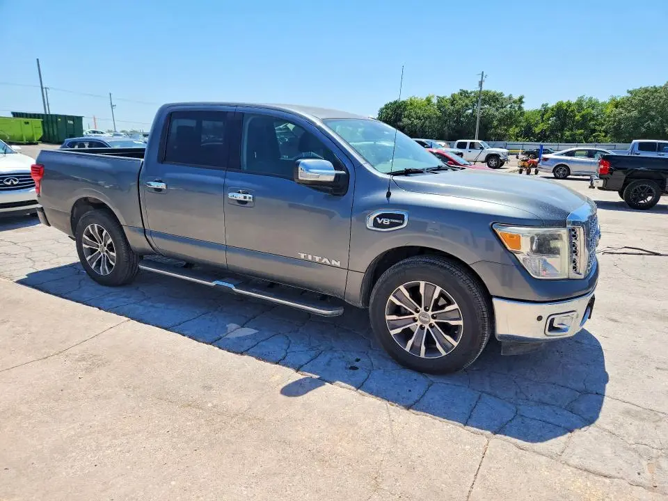 2017 NISSAN TITAN SL  