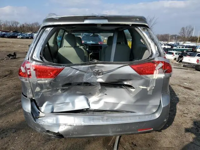 2014 TOYOTA SIENNA   