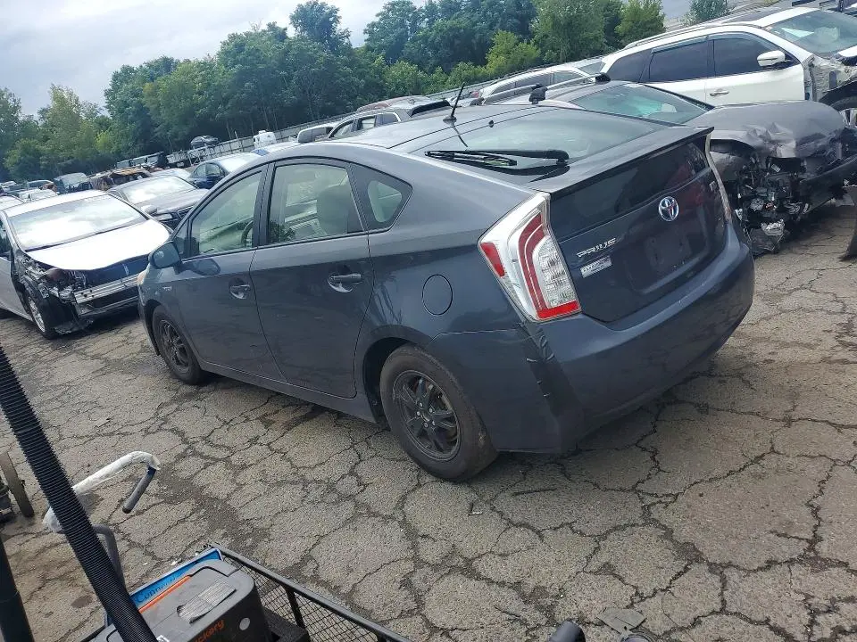 2013 TOYOTA PRIUS TWO  