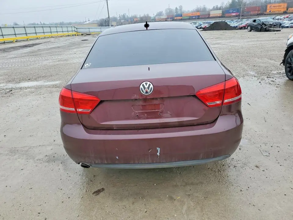 2013 VOLKSWAGEN PASSAT SE  