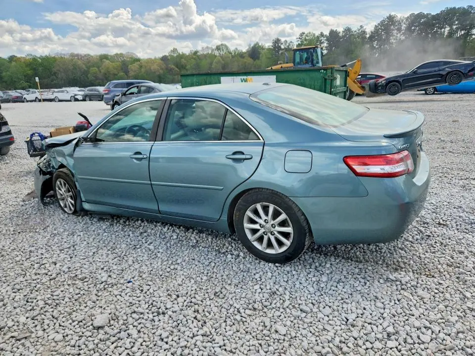 2010 TOYOTA CAMRY XLE  