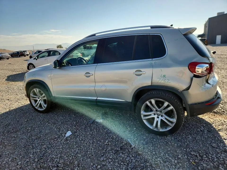2013 VOLKSWAGEN TIGUAN S  
