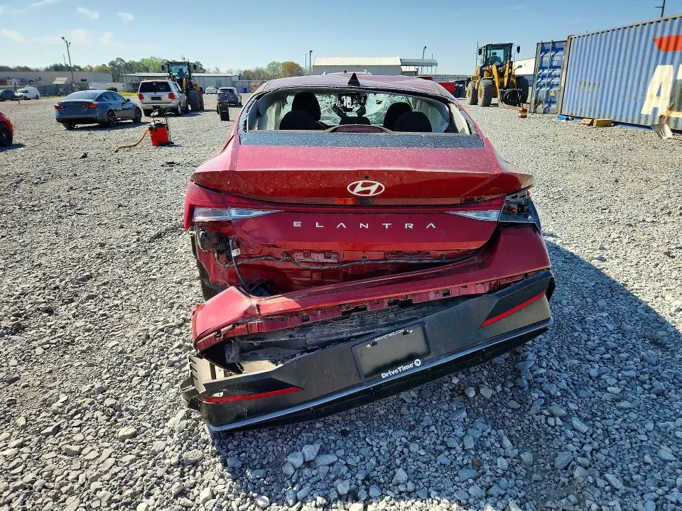 2024 HYUNDAI ELANTRA SEL  