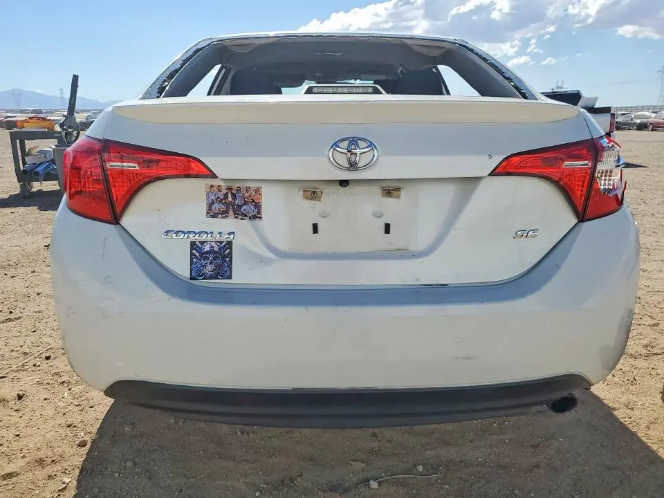 2017 TOYOTA COROLLA SE  