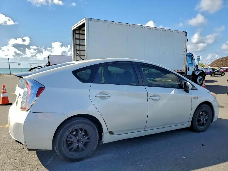 2013 TOYOTA PRIUS   