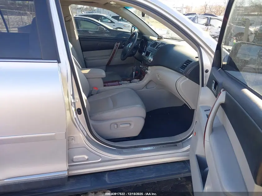 2012 TOYOTA HIGHLANDER LIMITED V6