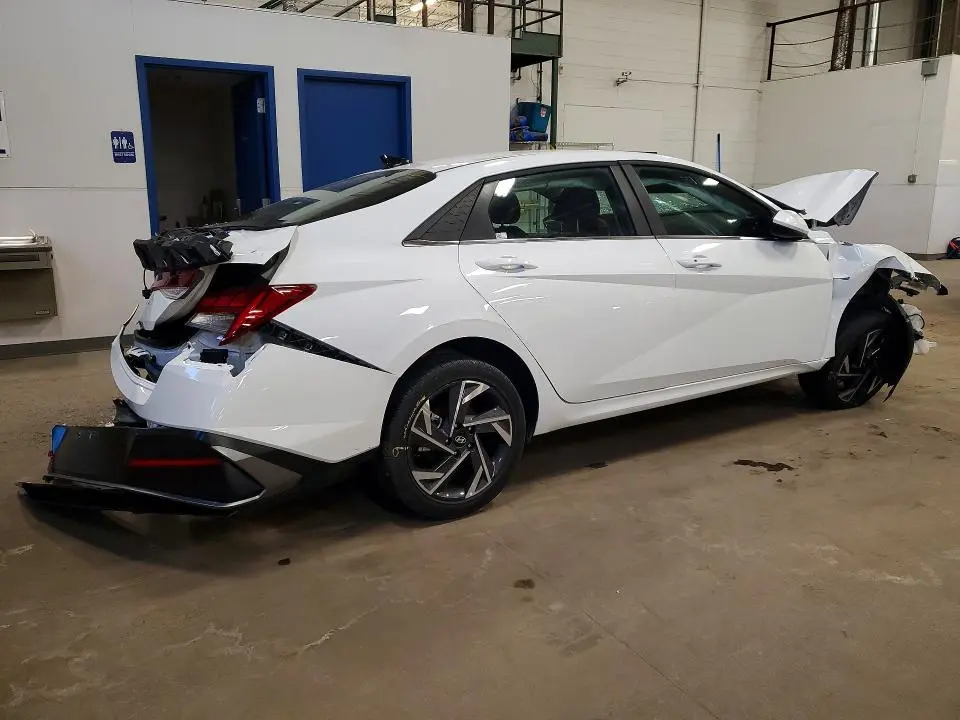 2025 HYUNDAI ELANTRA SEL  