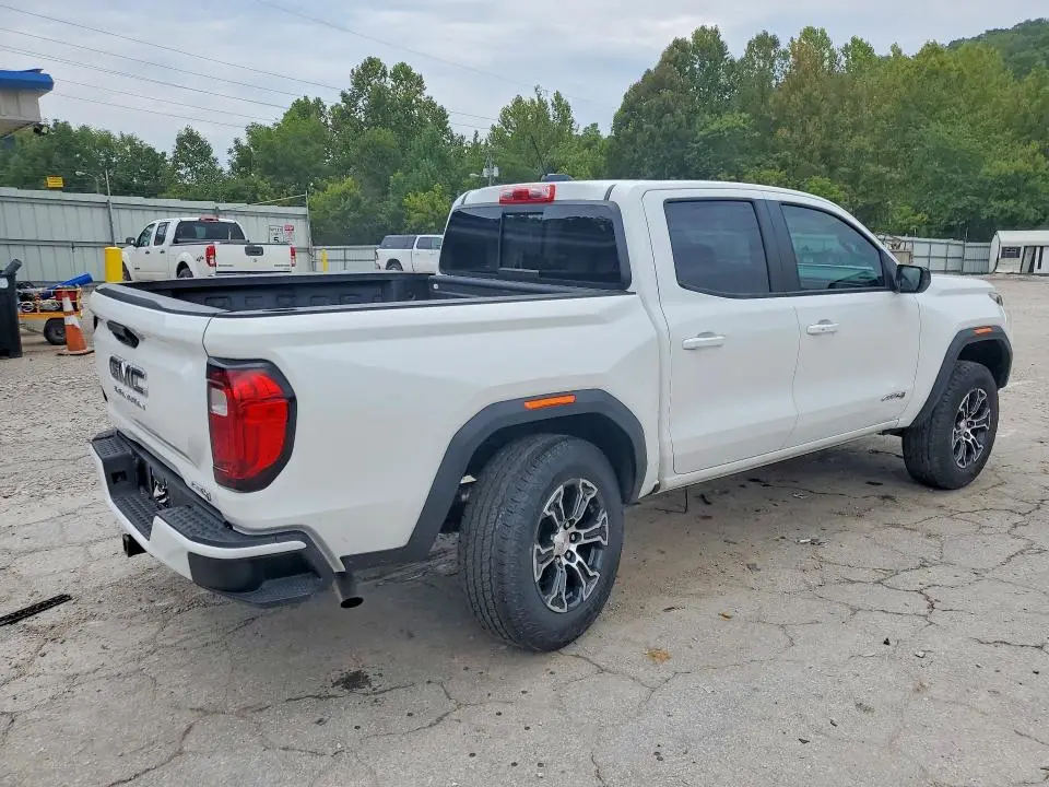 2024 GMC CANYON AT4  
