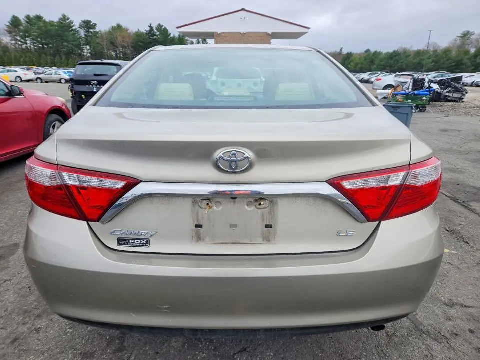 2015 TOYOTA CAMRY LE  