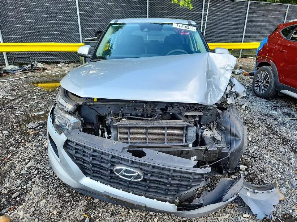 2022 HYUNDAI VENUE SE  