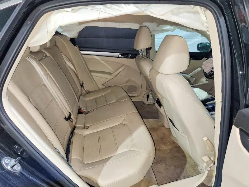 2014 VOLKSWAGEN PASSAT SE  
