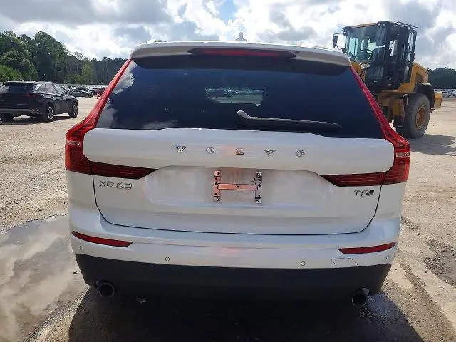 2021 VOLVO XC60 T5 MOMENTUM  