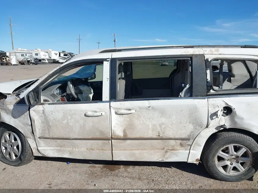 2010 CHRYSLER TOWN & COUNTRY TOURING
