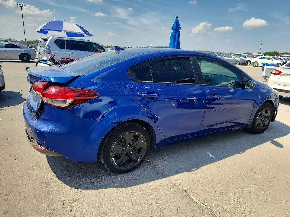 2017 KIA FORTE LX  