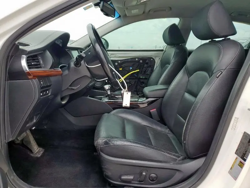 2017 KIA CADENZA PREMIUM  