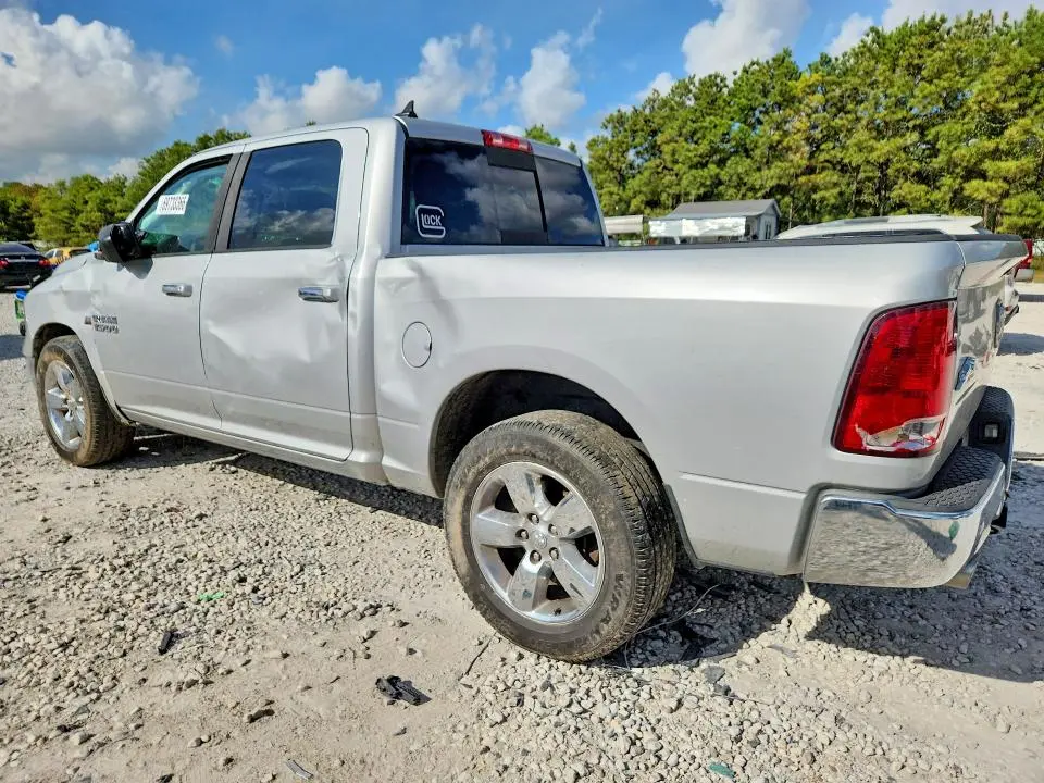 2015 RAM 1500 SLT  