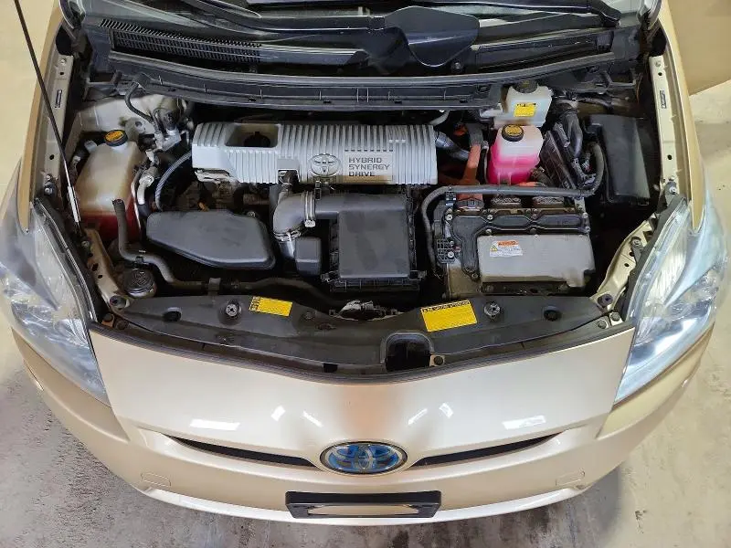 2010 TOYOTA PRIUS V  