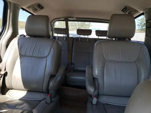 2010 TOYOTA SIENNA XLE  