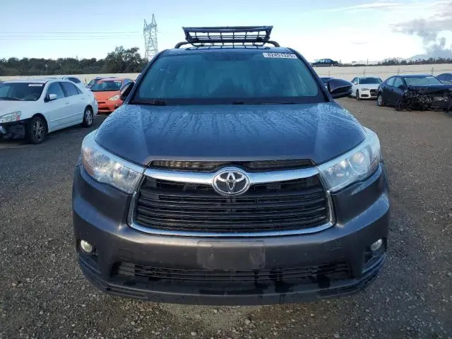 2016 TOYOTA HIGHLANDER LE  