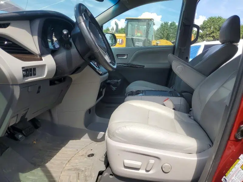 2017 TOYOTA SIENNA XLE 7-PASSENGER  