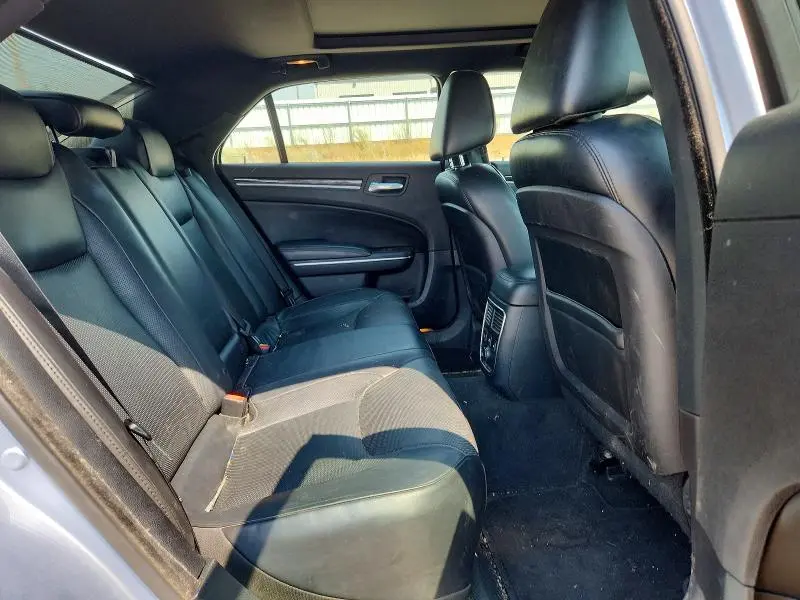 2012 CHRYSLER 300C   