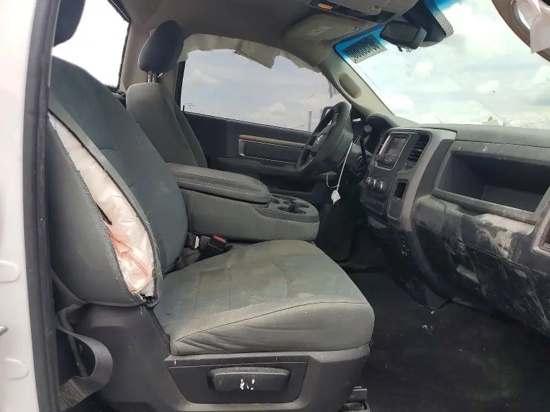 2016 RAM 1500 ST  