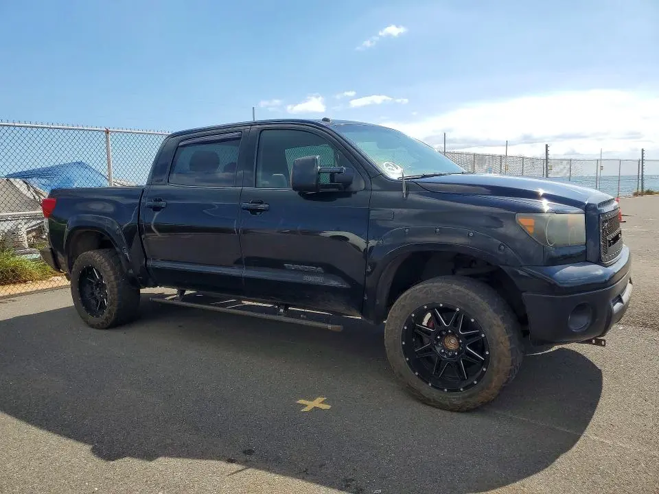 2013 TOYOTA TUNDRA CREWMAX SR5  