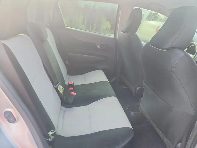 2012 TOYOTA YARIS 5-DOOR LE  