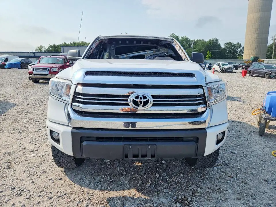 2017 TOYOTA TUNDRA SR5  