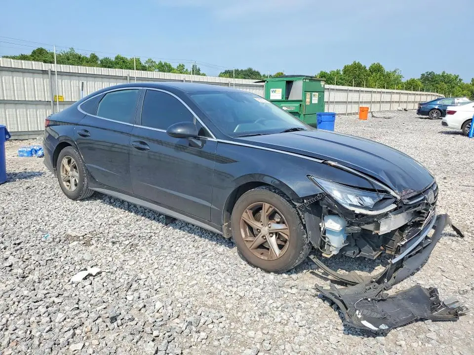2022 HYUNDAI SONATA SE  