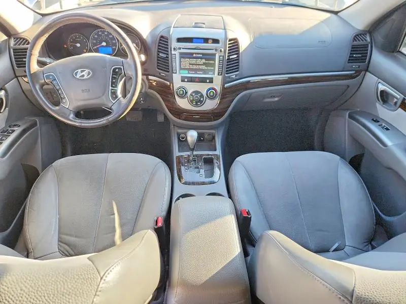 2012 HYUNDAI SANTA FE SE  
