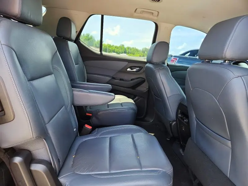 2020 CHEVROLET TRAVERSE LT  