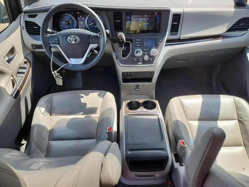 2017 TOYOTA SIENNA XLE 7-PASSENGER  