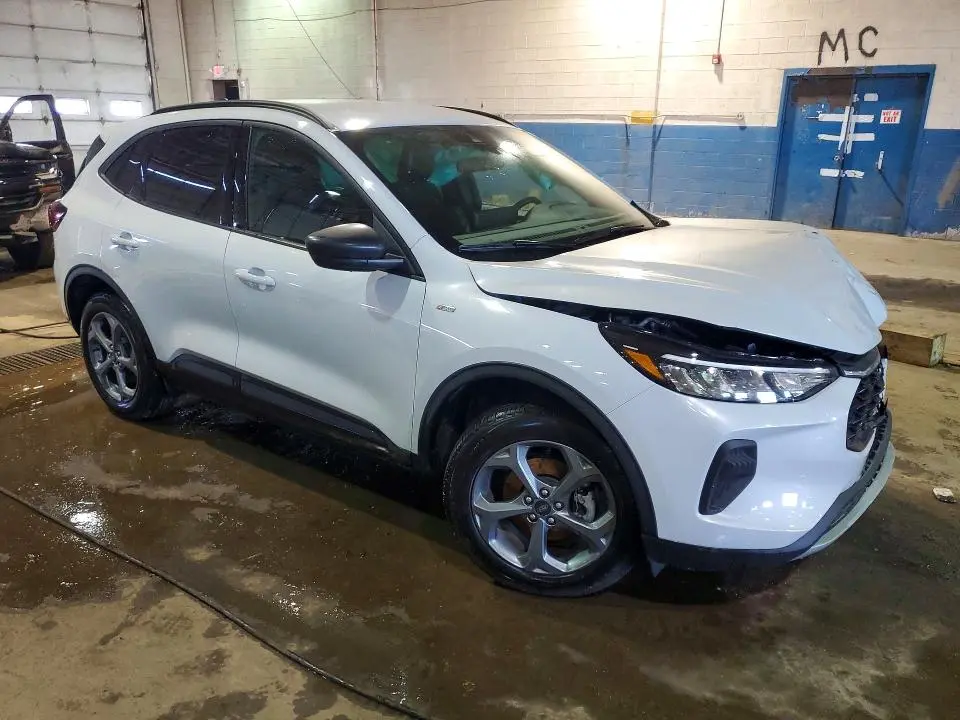 2025 FORD ESCAPE ST LINE  
