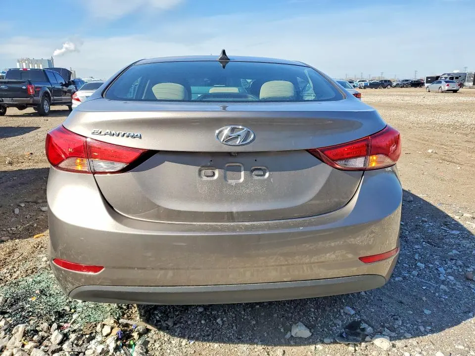 2016 HYUNDAI ELANTRA SE  