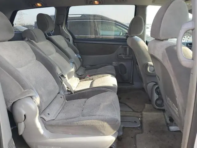 2010 TOYOTA SIENNA CE  