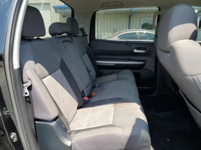 2017 TOYOTA TUNDRA CREWMAX SR5  