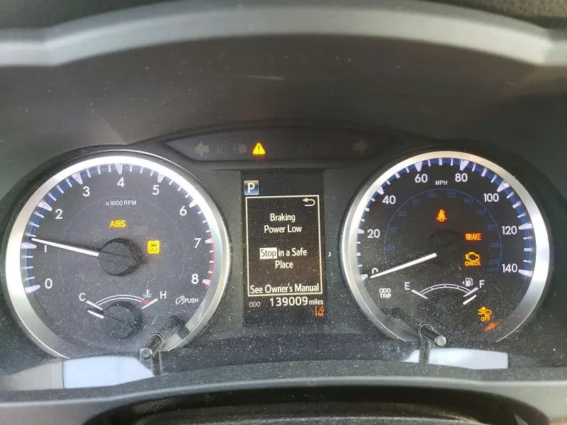 2017 TOYOTA HIGHLANDER LE  