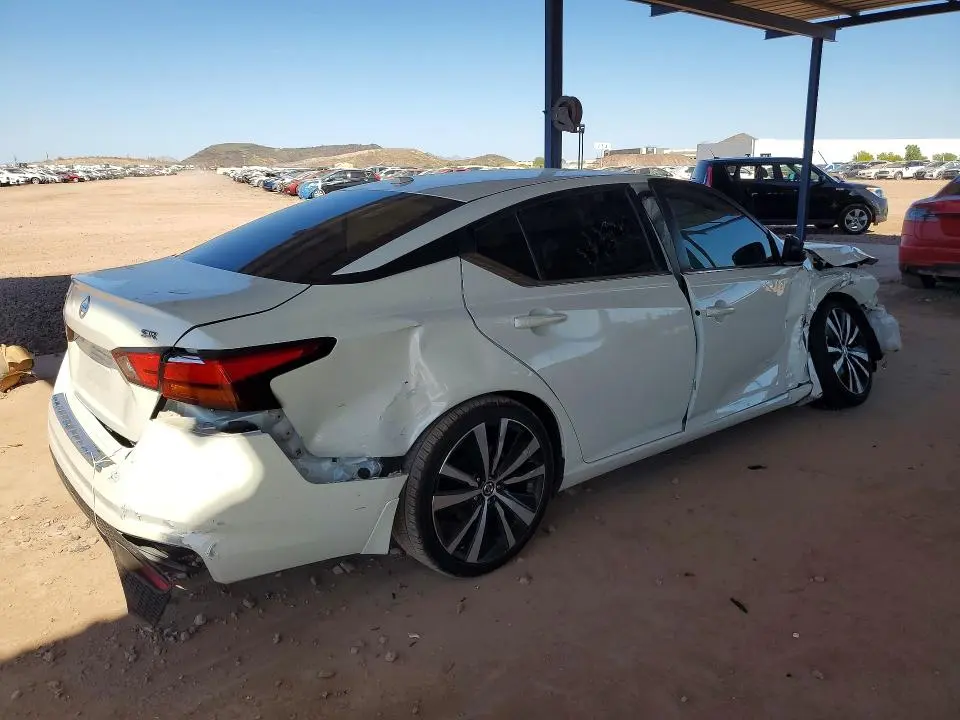 2022 NISSAN ALTIMA SR  