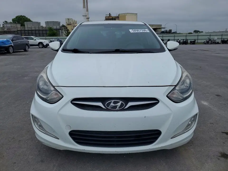 2013 HYUNDAI ACCENT SE  