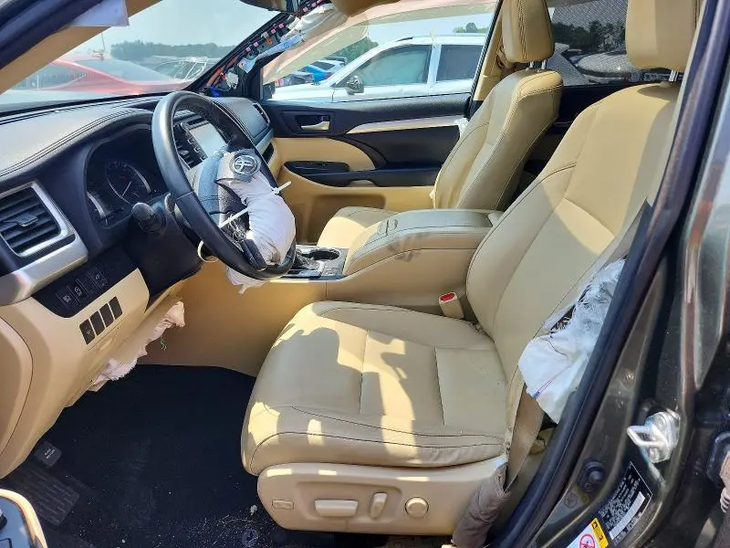 2018 TOYOTA HIGHLANDER XLE  