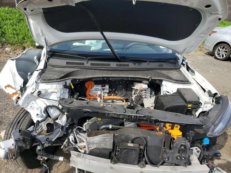 2023 HYUNDAI KONA SE  