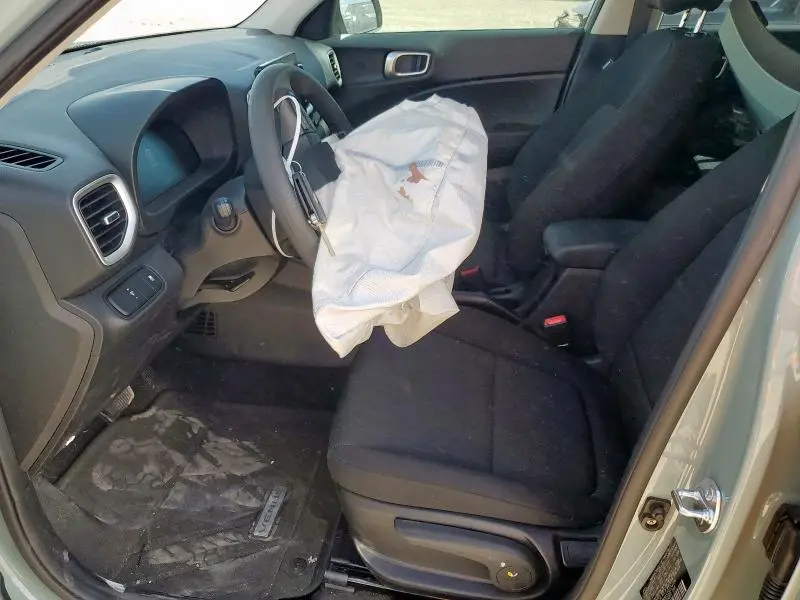 2025 HYUNDAI VENUE SE  