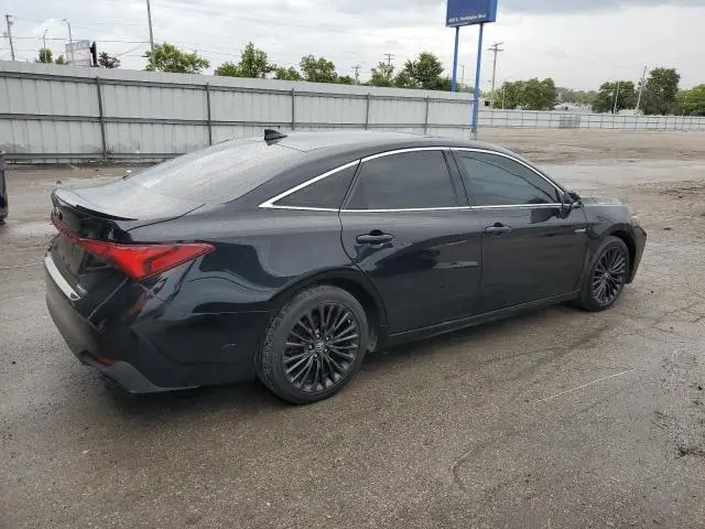 2019 TOYOTA AVALON XLE  