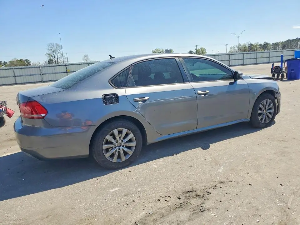 2013 VOLKSWAGEN PASSAT S  