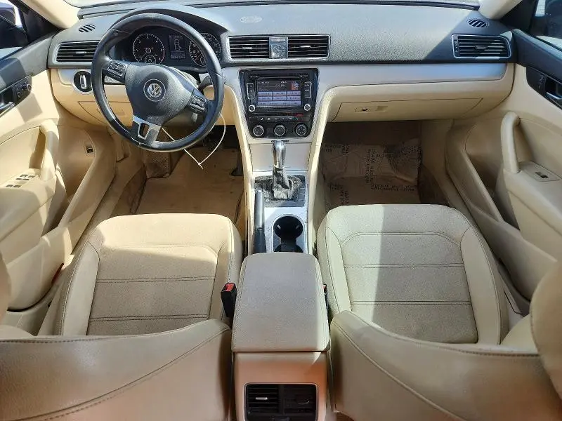 2013 VOLKSWAGEN PASSAT SE  