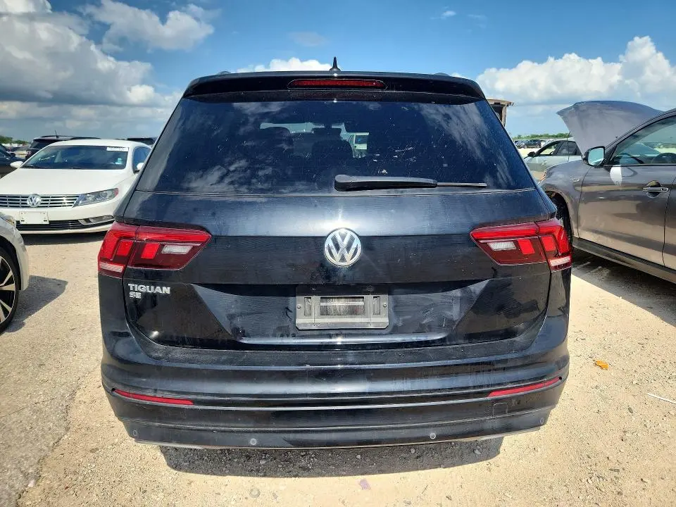 2021 VOLKSWAGEN TIGUAN SE  