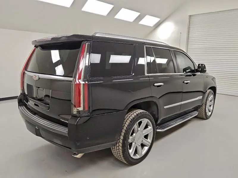 2017 CADILLAC ESCALADE LUXURY  