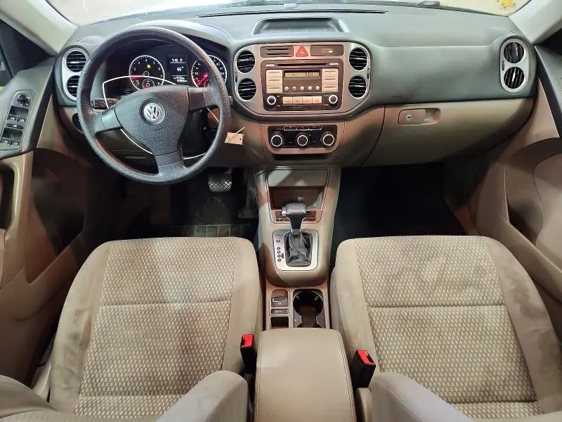 2010 VOLKSWAGEN TIGUAN SE  