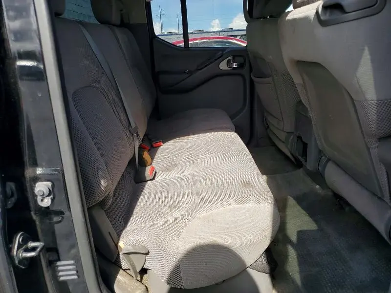 2011 NISSAN FRONTIER S  